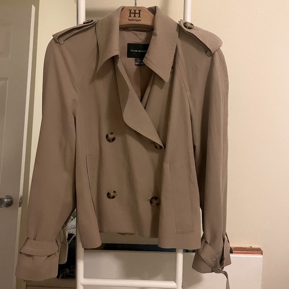 Club Monaco cropped trench coat